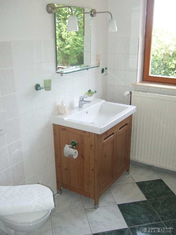 Badezimmer Wohnung Gelb