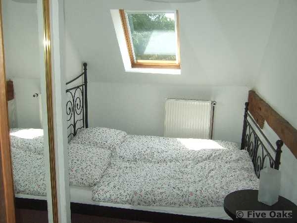 Schlafzimmer Wohnung Gelb